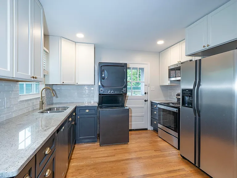 414 Newsom St — Photo 8