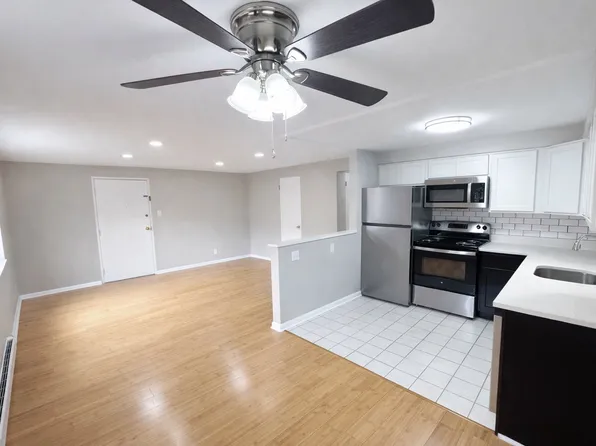 James Manor, 5527 Ellsworth Ave APT 201, Pittsburgh, PA 15232