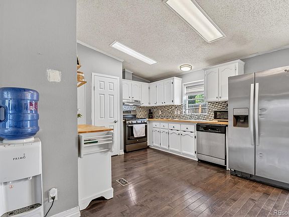 3rd image of 213 Versailles Street