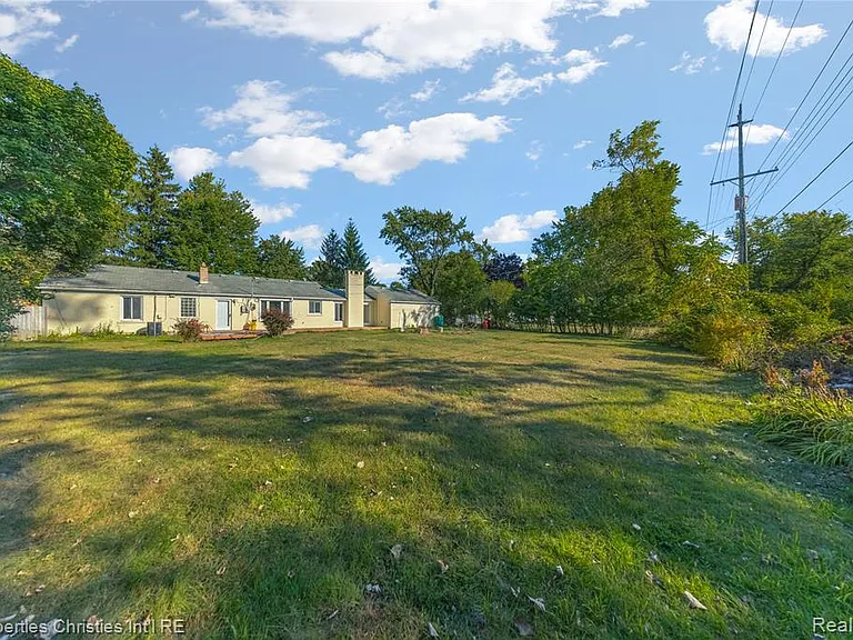 6550 Inkster Rd — Photo 36