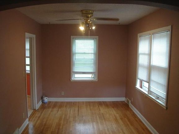 3rd image of 920 Bartelmy Ln N