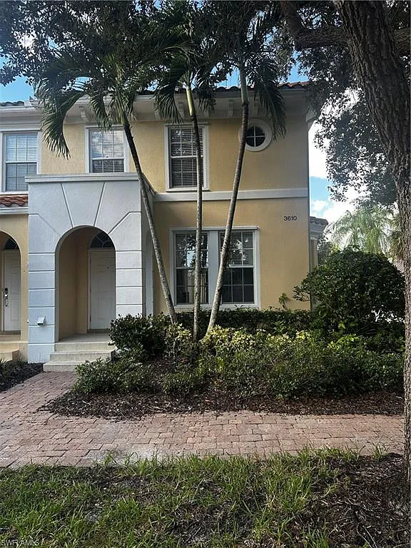 3 bed, 2.5 bath, 1830 sqft, $3,400 — Photo 2