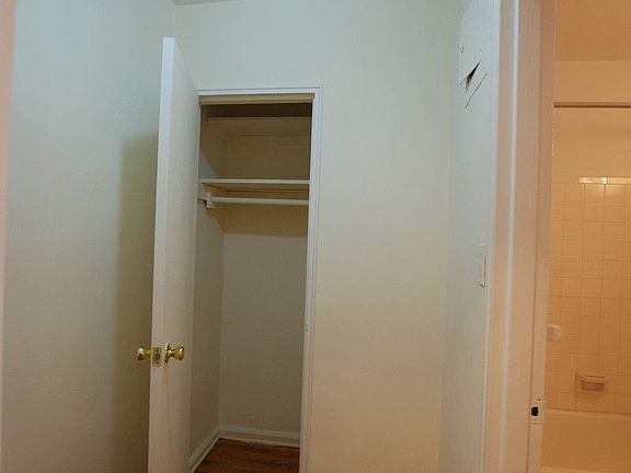 4th image of 1011 Nameoke St APT 6J