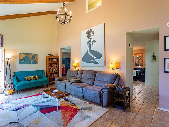 4th image of 3104 La Tierra Dr