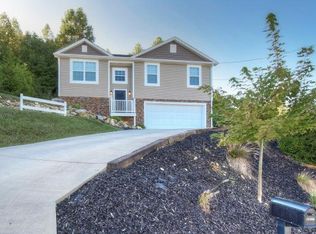 101 Parker Dr, Elizabethton, TN 37643