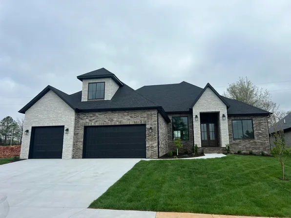 3923 E Woodhue Street, Springfield, MO 65802