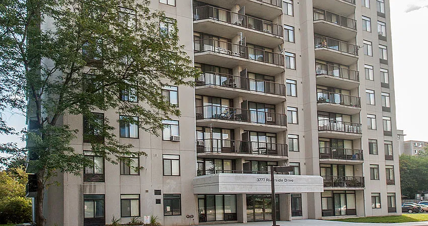 Lonsdale Apartments — Photo 2