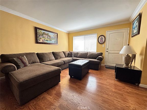 4th image of 20234 Cohasset St Unit 7