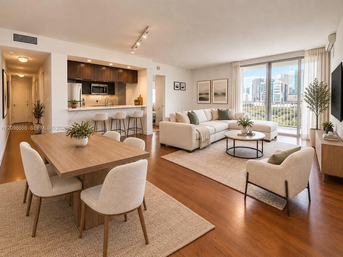 Madison Downtown Condo — Photo 2