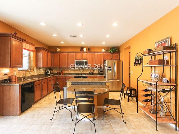 5th image of 8037 Pink Desert St
