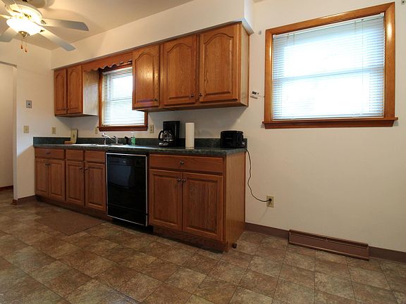 3rd image of 160 Beadle Lake Dr