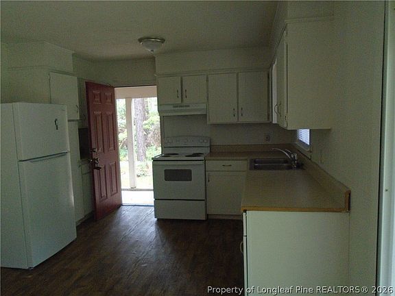 5th image of 644 Clayton Dr