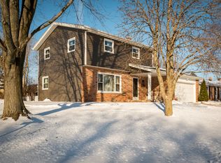 125 Bluebird Ct, Fredonia, WI 53021