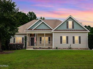 208 Contrail Rd, Hampstead, NC 28443