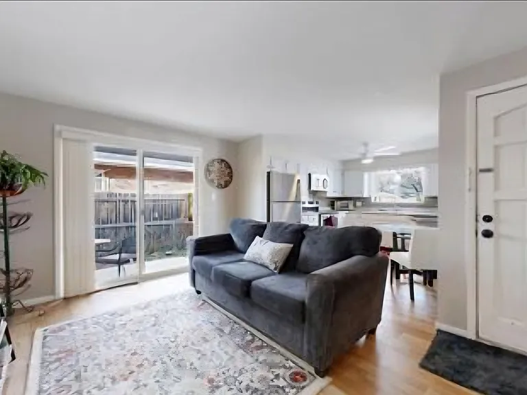 5839 Newcombe Ct — Photo 6