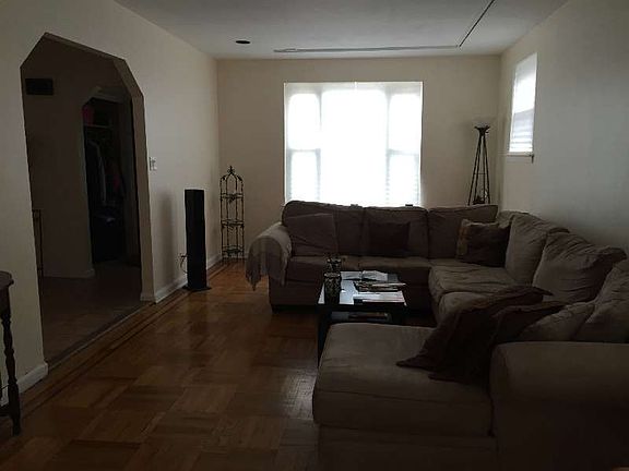 3rd image of 2222 Woodhull Ave