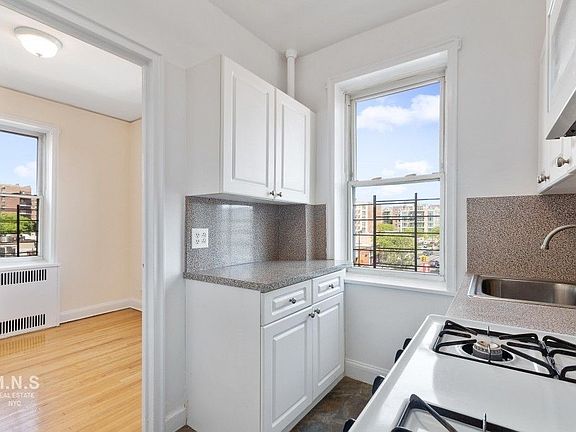 3rd image of 3300 Netherland Ave #3J