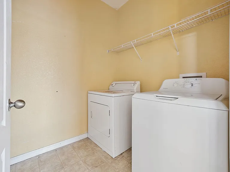 7055 Heatherbrook Dr — Photo 37