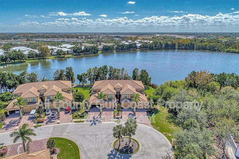 2nd image of 211 Red Fox Ct