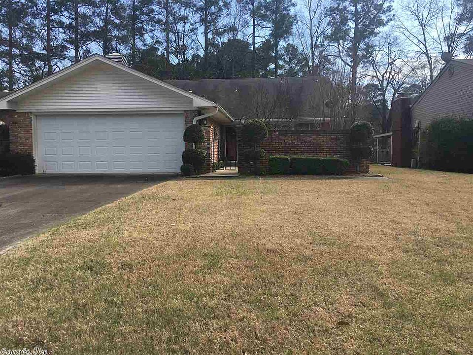1st image of 520 Greenbriar Dr
