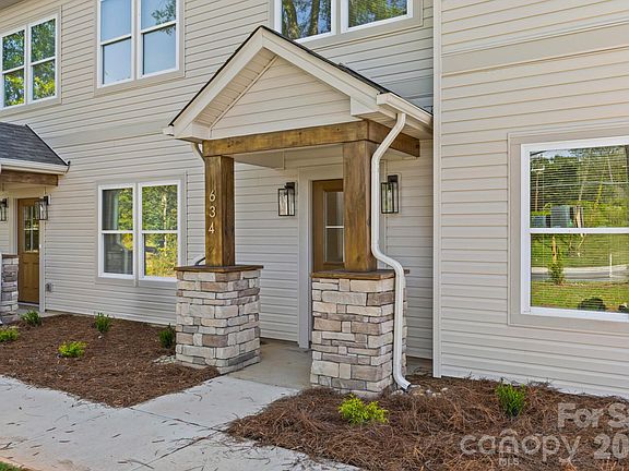 3rd image of 634 N Modena St