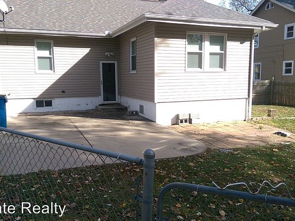 3rd image of 429 S Clark Ave