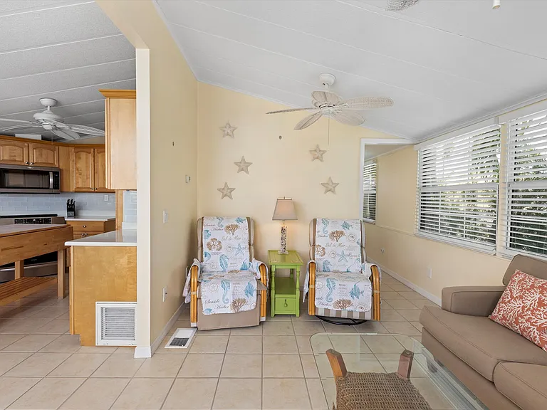701 Spanish Main Dr #415 — Photo 6
