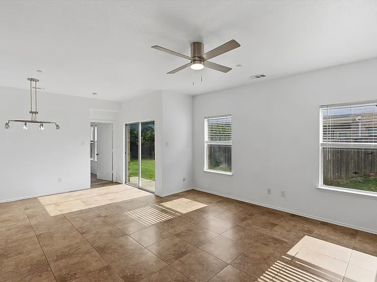 5924 Lost Valley Dr — Photo 4