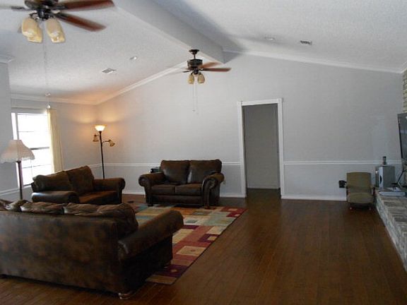 2nd image of 5509 Cedar Creek Dr
