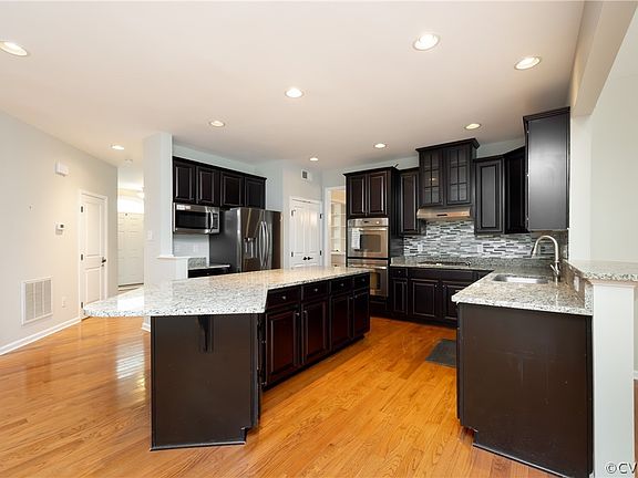 4th image of 10059 Meadow Pond Dr