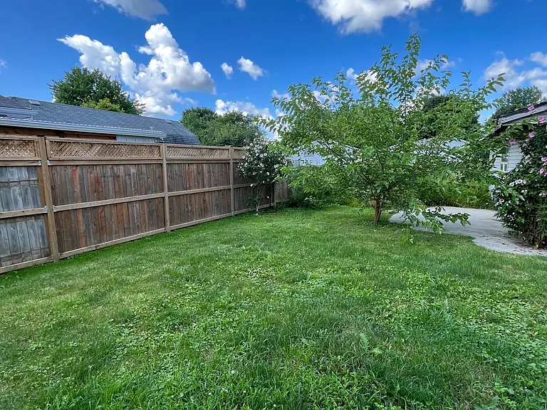 95 Leaside Dr — Photo 7