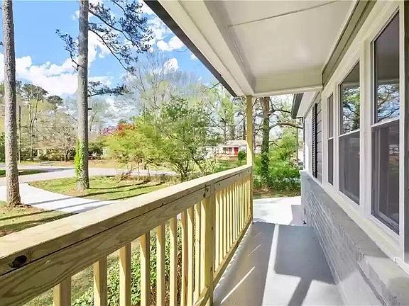 5th image of 1020 Pine Forest Dr SW