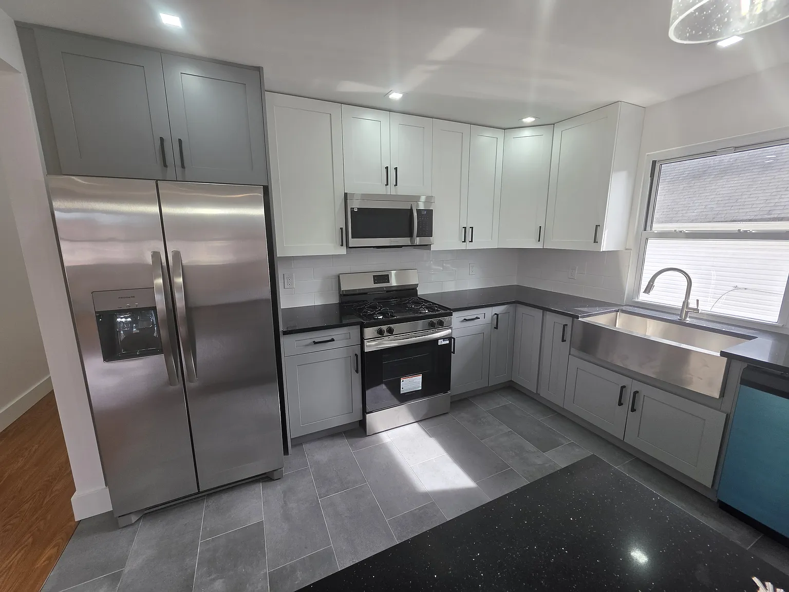 220th Pl — Photo 2