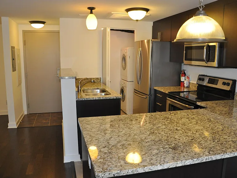 456 King Edward Ave #409 — Photo 1