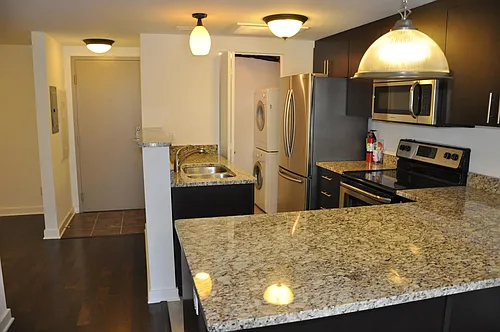456 King Edward Ave Photo 1