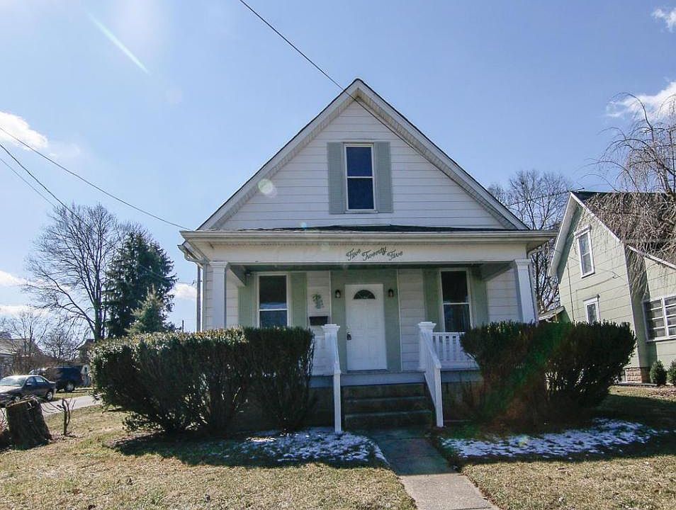 1st image of 525 E 4th St
