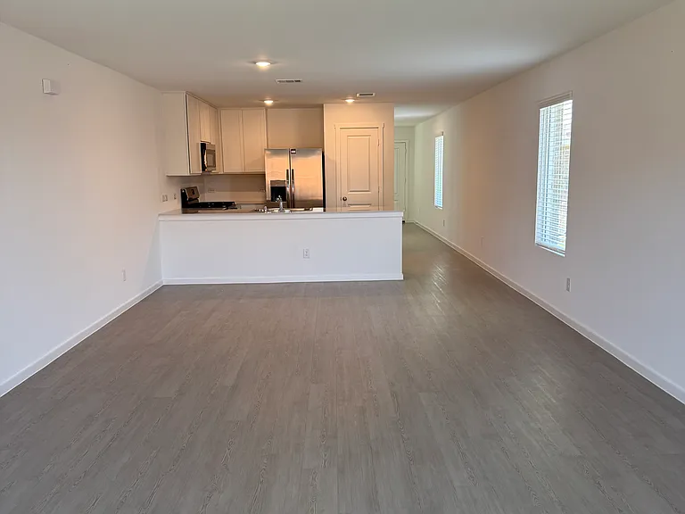 2540 Guineas Ln — Photo 2