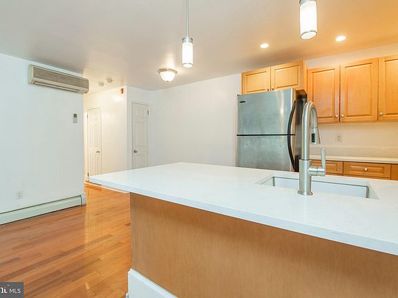 5th image of 2531 Lombard St #1N