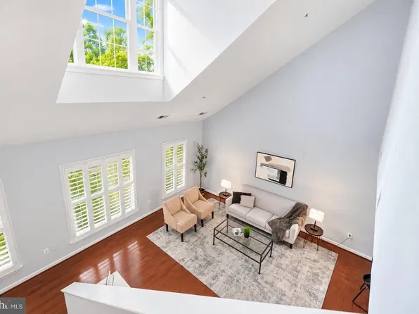 707 Massey Ln #B, Alexandria, VA 22314