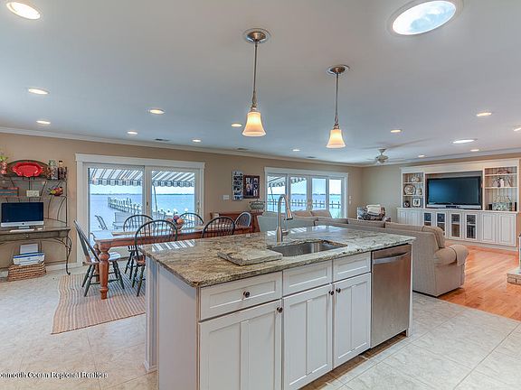 5th image of 3301 Long Point Dr