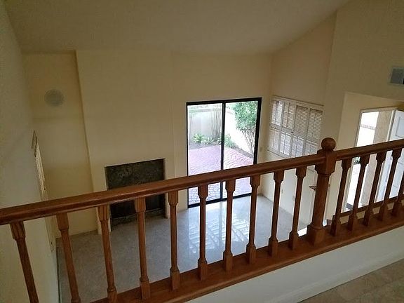 4th image of 28 Monterey Ct