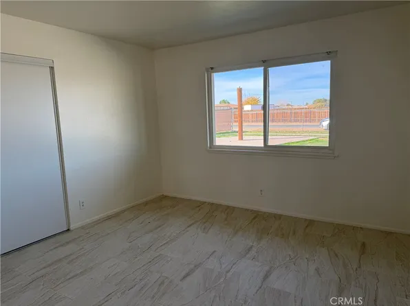 15225 Ramona Rd #15225, Apple Valley, CA 92307