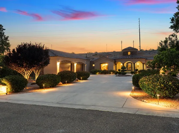 9523 Lyndale Ln NW, Albuquerque, NM 87114