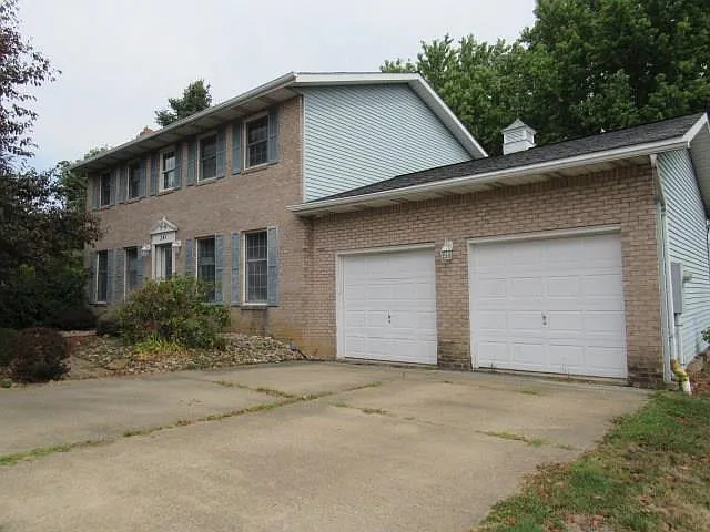 341 Virginia Cir photo 1