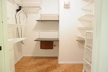 Rented by Barlavi Inc.