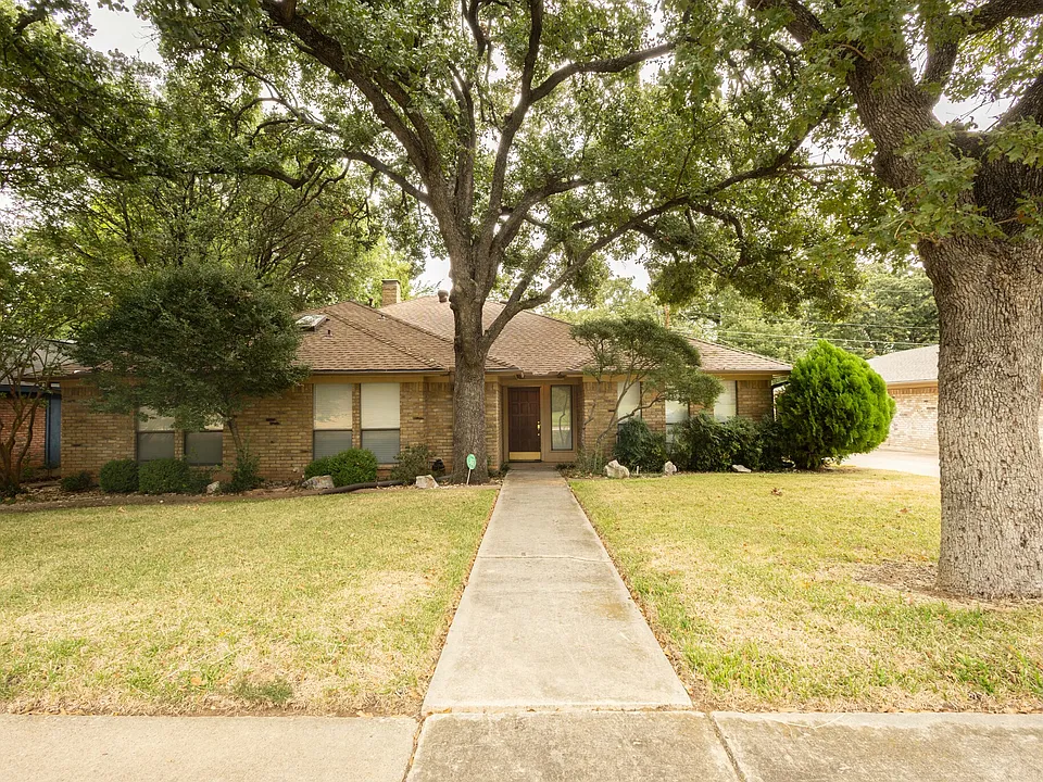 2818 N Creekwood Dr