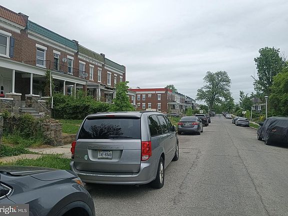 3rd image of 2610 Loyola Southway
