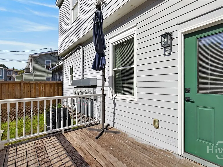 221 W Duffy St #A — Photo 33