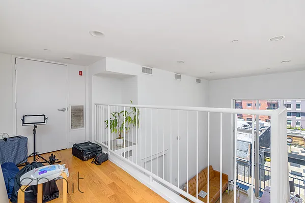 Rented by Rennit Inc. | media 50