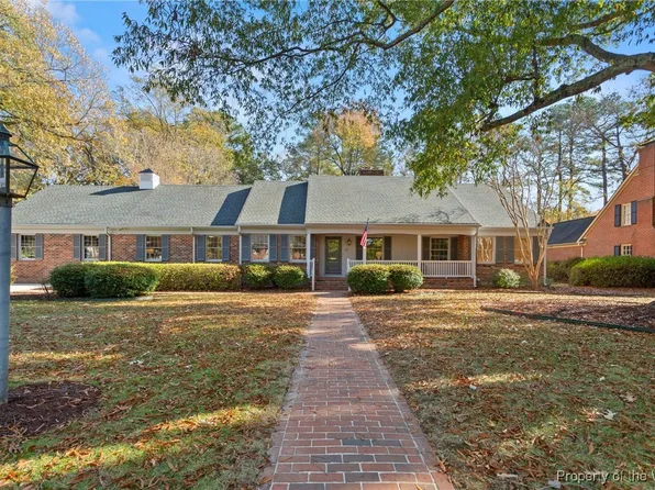 17 Club Ter, Newport News, VA 23606